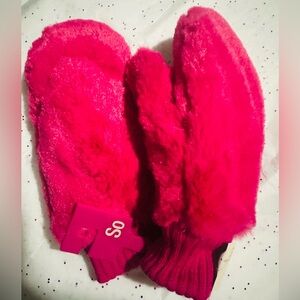 SO✨🩷💗Vibrant Pink Fuzzy Mittens